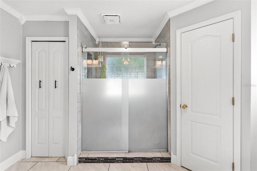 Active With Contract: $375,000 (4 beds, 2 baths, 2035 Square Feet)