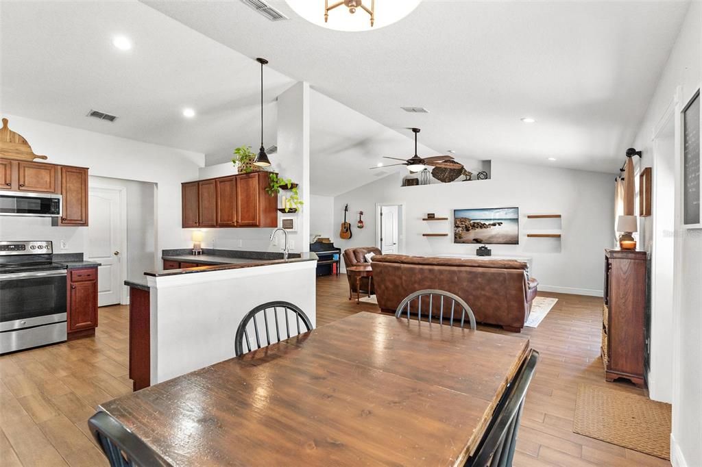 Active With Contract: $375,000 (4 beds, 2 baths, 2035 Square Feet)