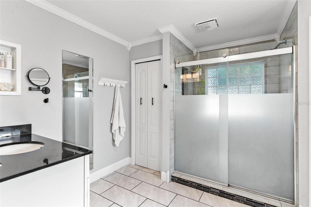 Active With Contract: $375,000 (4 beds, 2 baths, 2035 Square Feet)