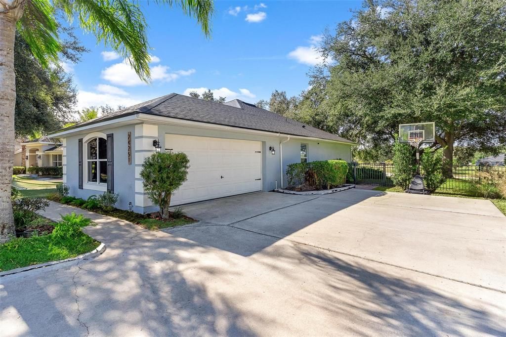 Active With Contract: $375,000 (4 beds, 2 baths, 2035 Square Feet)