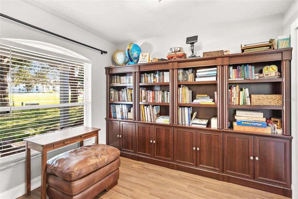 Active With Contract: $375,000 (4 beds, 2 baths, 2035 Square Feet)