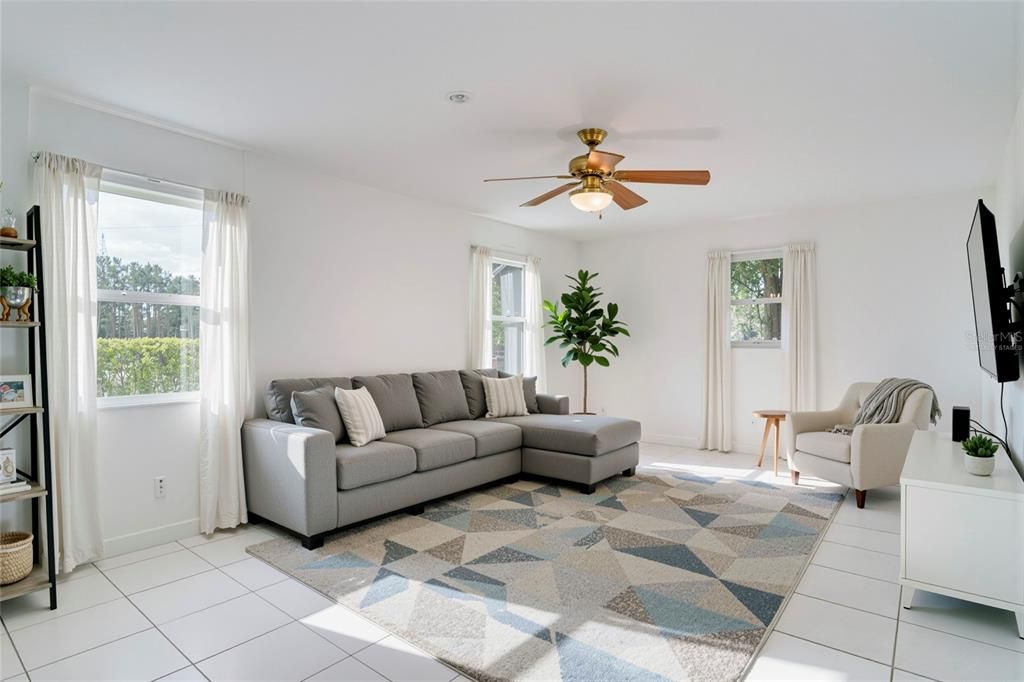 For Sale: $325,000 (4 beds, 2 baths, 1703 Square Feet)