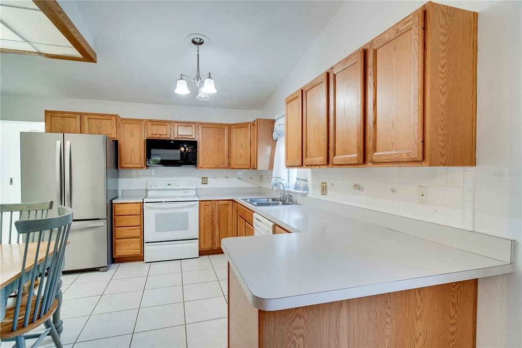 For Sale: $325,000 (4 beds, 2 baths, 1703 Square Feet)