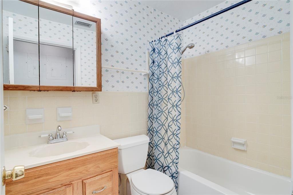 For Sale: $325,000 (4 beds, 2 baths, 1703 Square Feet)