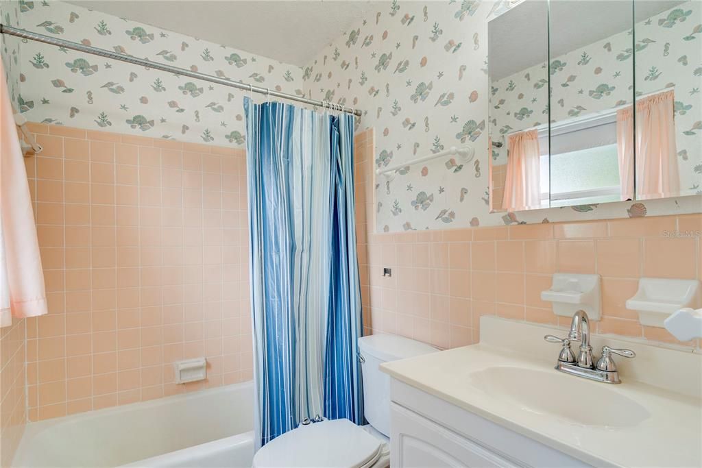 For Sale: $325,000 (4 beds, 2 baths, 1703 Square Feet)