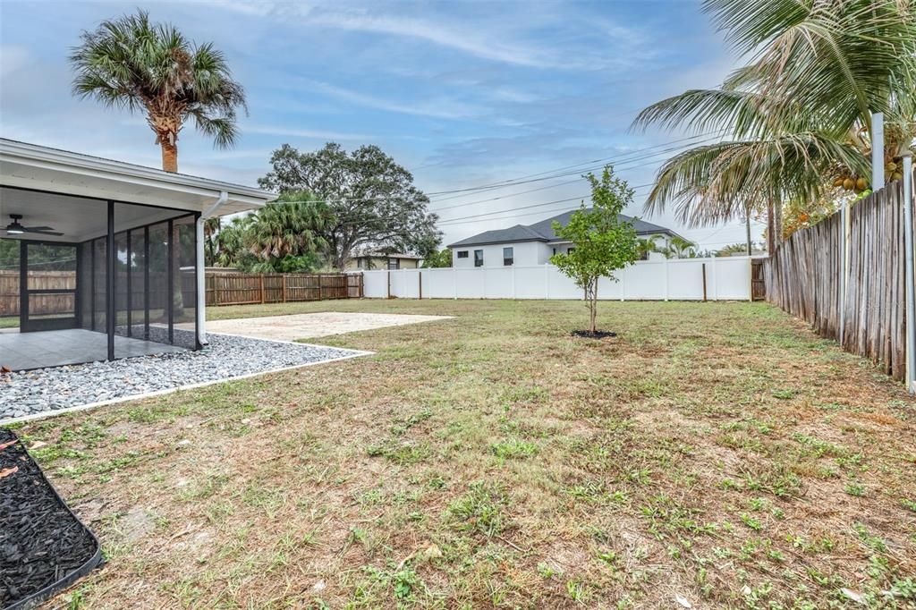 For Sale: $345,000 (2 beds, 2 baths, 1119 Square Feet)