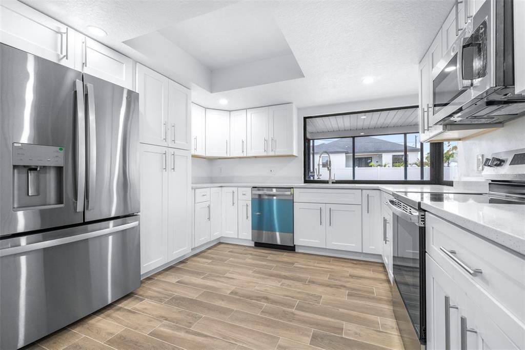 For Sale: $345,000 (2 beds, 2 baths, 1119 Square Feet)