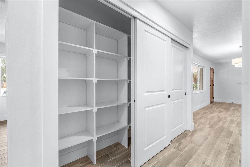 For Sale: $345,000 (2 beds, 2 baths, 1119 Square Feet)