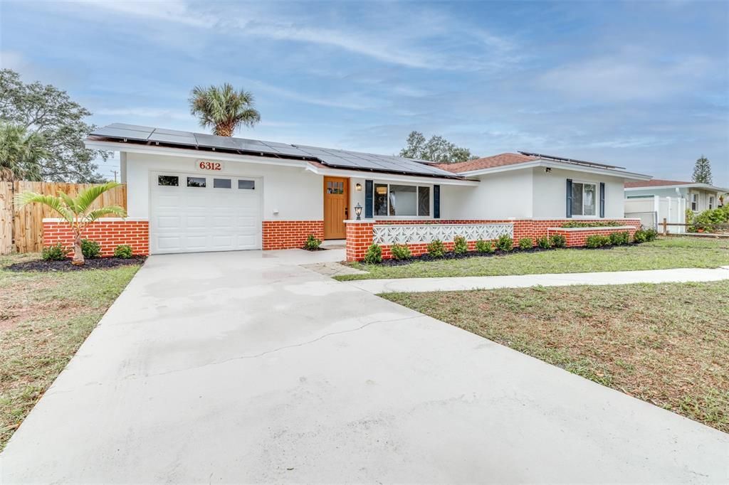 For Sale: $345,000 (2 beds, 2 baths, 1119 Square Feet)