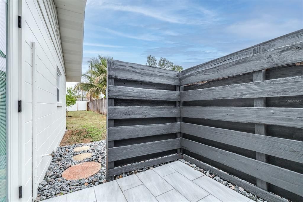 For Sale: $345,000 (2 beds, 2 baths, 1119 Square Feet)