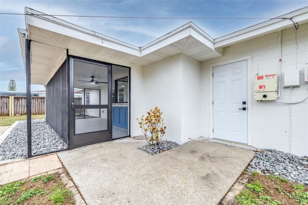 For Sale: $345,000 (2 beds, 2 baths, 1119 Square Feet)