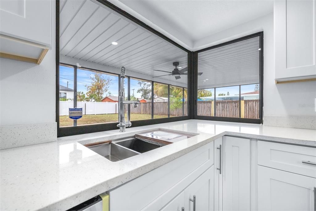 For Sale: $345,000 (2 beds, 2 baths, 1119 Square Feet)