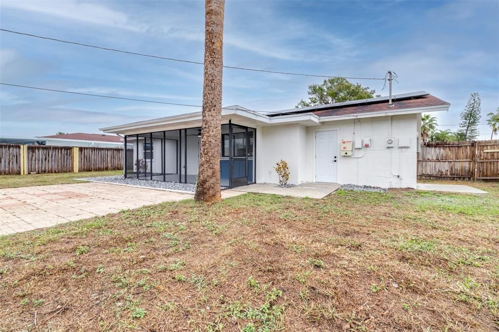 For Sale: $345,000 (2 beds, 2 baths, 1119 Square Feet)