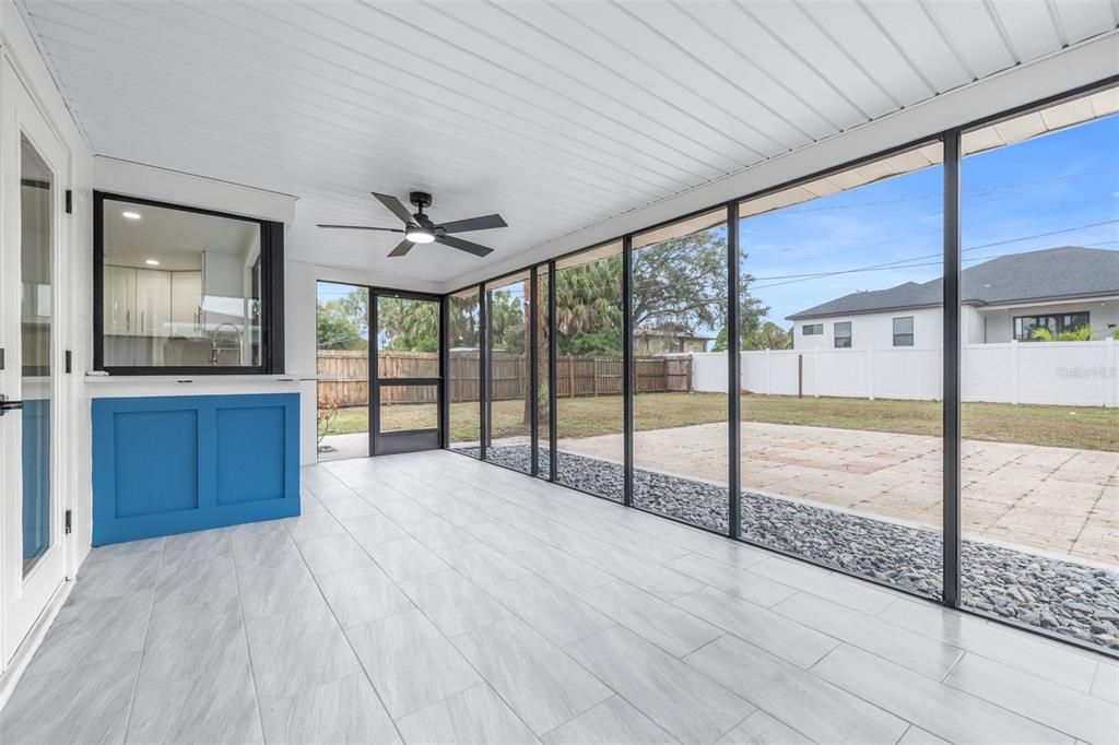 For Sale: $345,000 (2 beds, 2 baths, 1119 Square Feet)