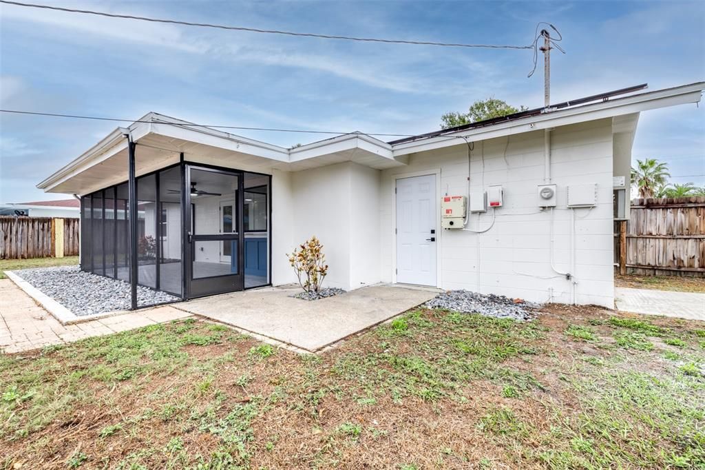 For Sale: $345,000 (2 beds, 2 baths, 1119 Square Feet)