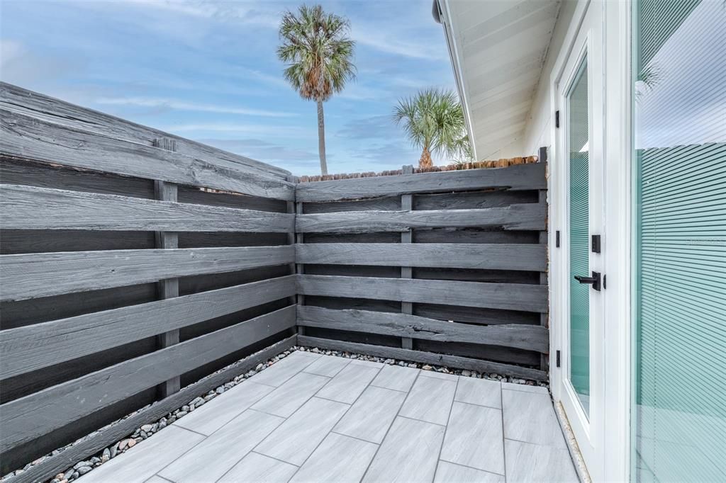 For Sale: $345,000 (2 beds, 2 baths, 1119 Square Feet)