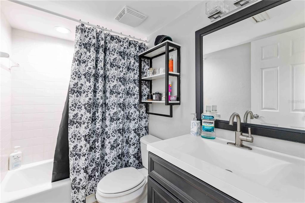 En Venta: $219,900 (2 camas, 2 baños, 1095 Pies cuadrados)