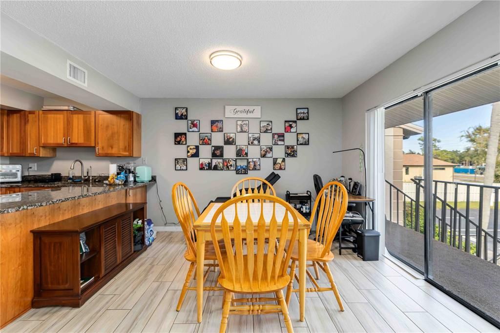 En Venta: $219,900 (2 camas, 2 baños, 1095 Pies cuadrados)