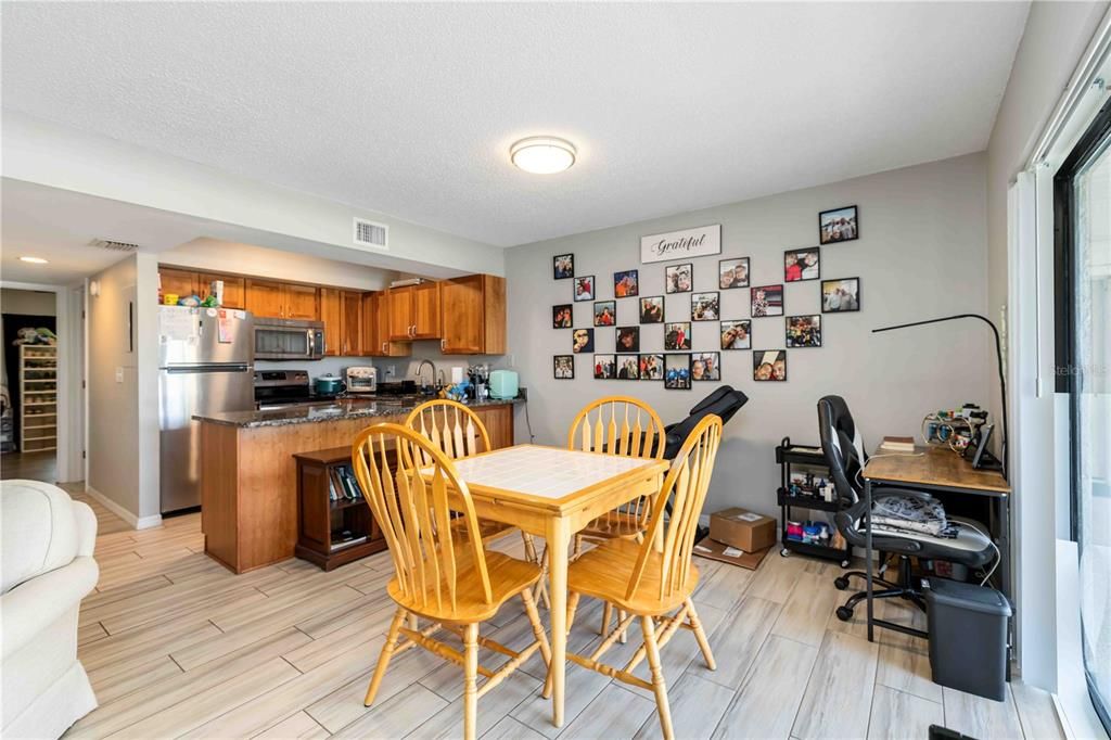 En Venta: $219,900 (2 camas, 2 baños, 1095 Pies cuadrados)