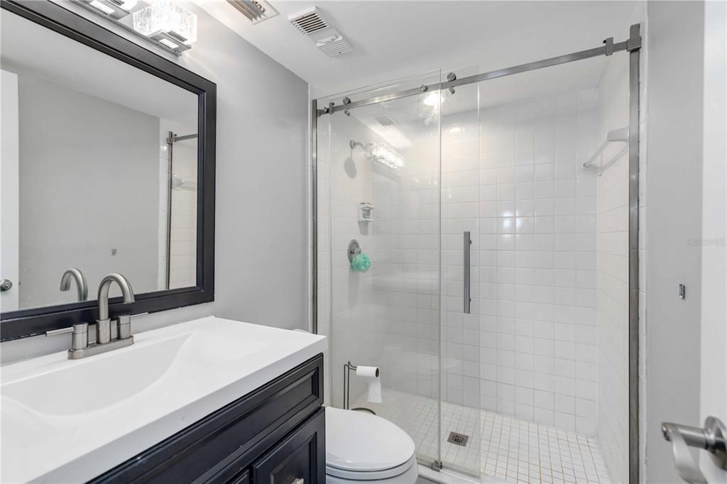 En Venta: $219,900 (2 camas, 2 baños, 1095 Pies cuadrados)