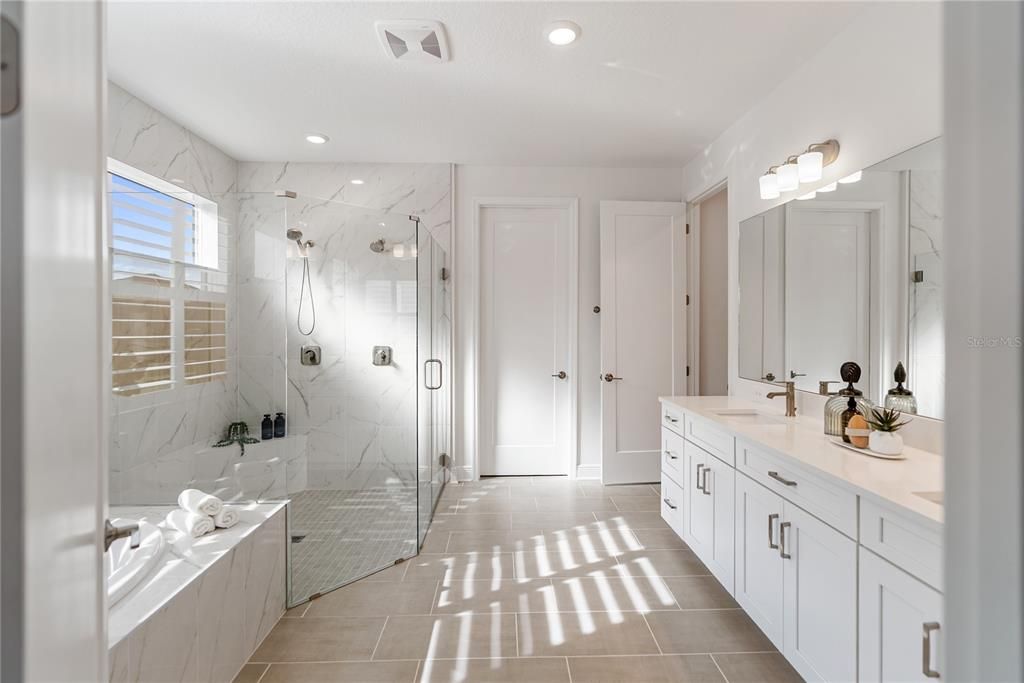 For Sale: $1,175,000 (4 beds, 4 baths, 3697 Square Feet)