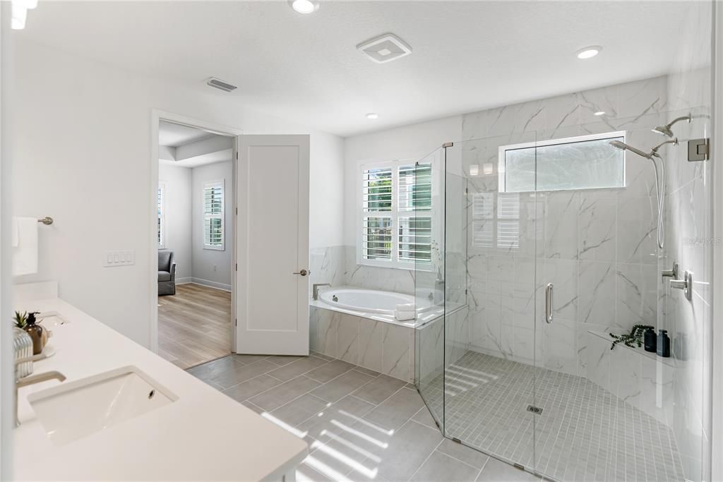 For Sale: $1,175,000 (4 beds, 4 baths, 3697 Square Feet)