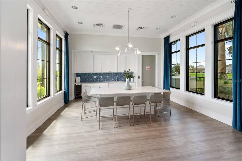 For Sale: $1,175,000 (4 beds, 4 baths, 3697 Square Feet)