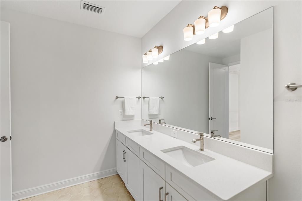 For Sale: $1,175,000 (4 beds, 4 baths, 3697 Square Feet)