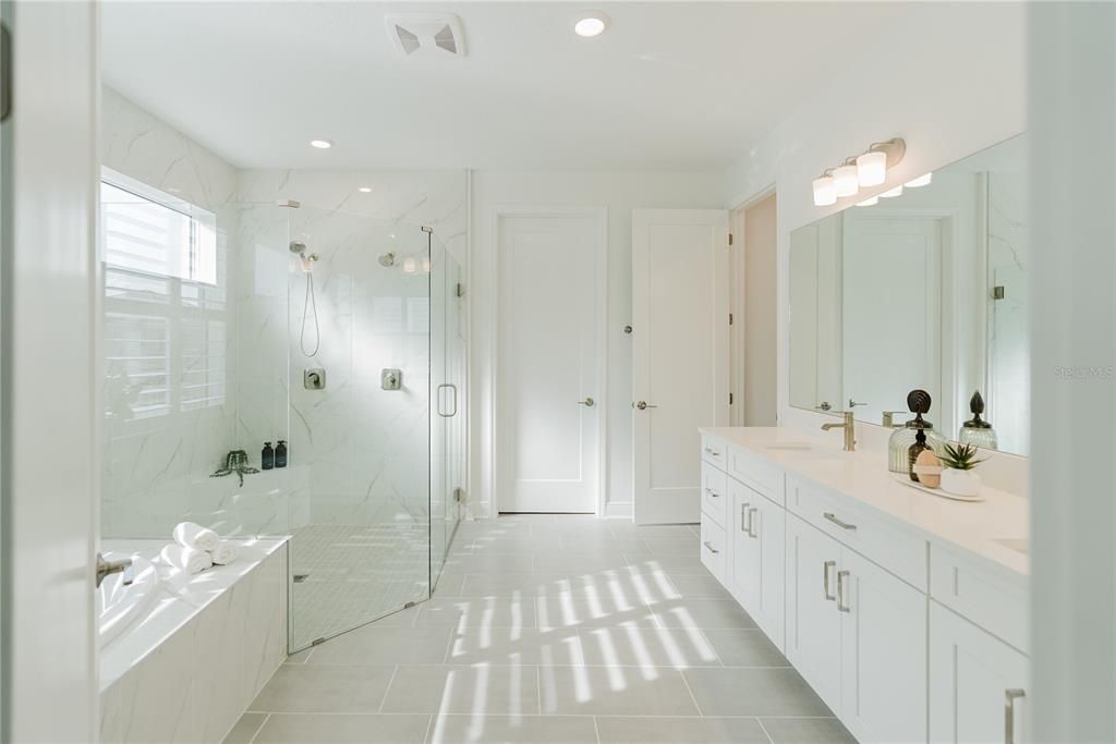 For Sale: $1,175,000 (4 beds, 4 baths, 3697 Square Feet)