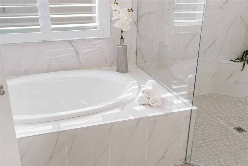 For Sale: $1,175,000 (4 beds, 4 baths, 3697 Square Feet)