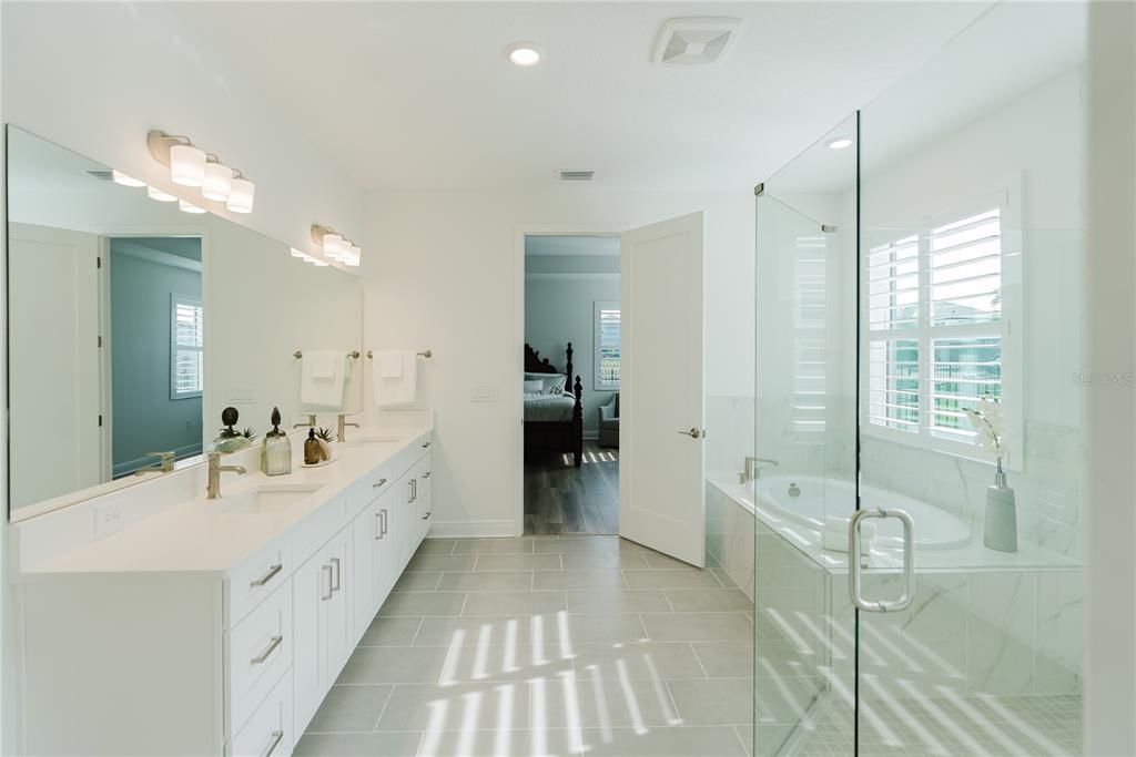 For Sale: $1,175,000 (4 beds, 4 baths, 3697 Square Feet)