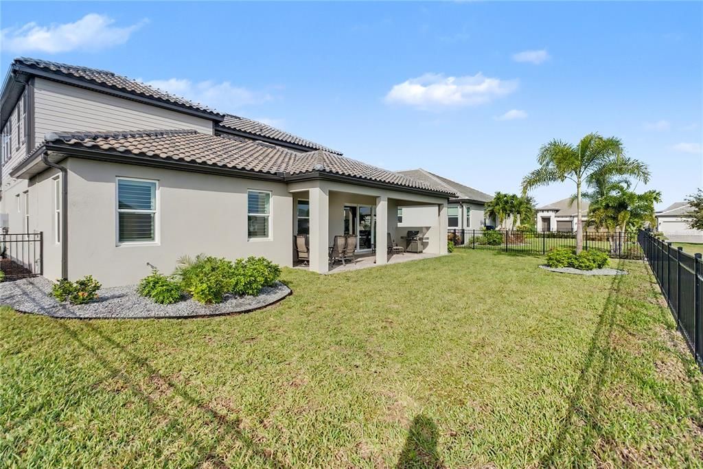 For Sale: $1,175,000 (4 beds, 4 baths, 3697 Square Feet)