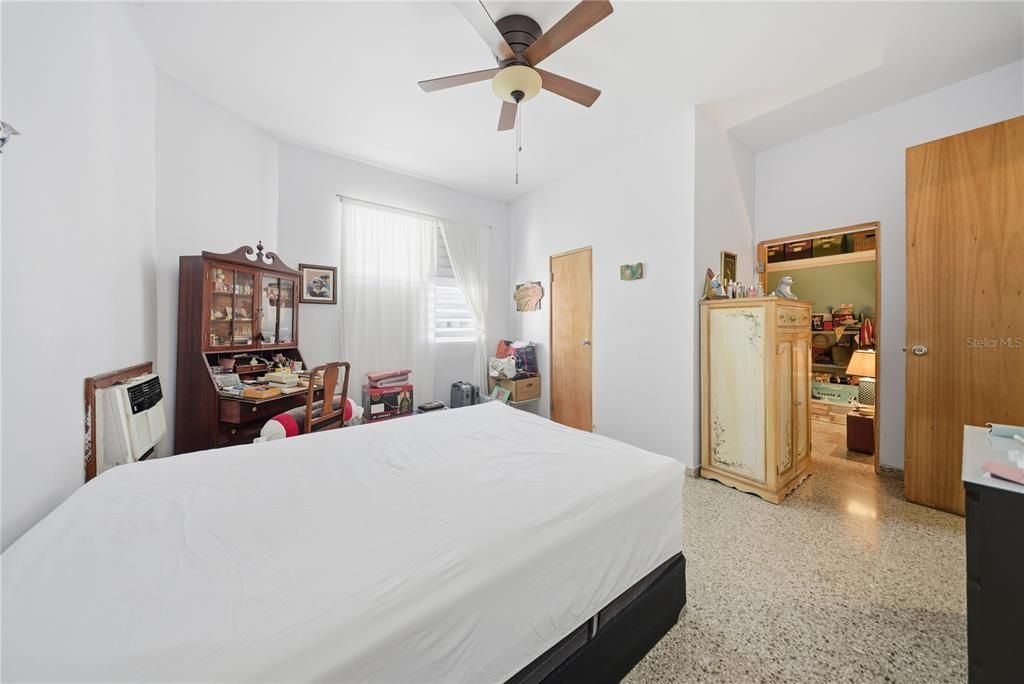 For Rent: $2,900 (3 beds, 2 baths, 1539 Square Feet)