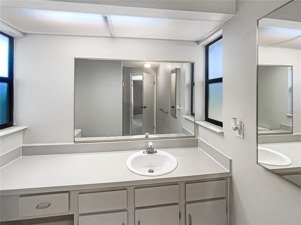 待售: $302,000 (3 贝兹, 2 浴室, 1688 平方英尺)