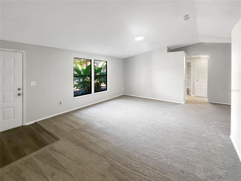 待售: $302,000 (3 贝兹, 2 浴室, 1688 平方英尺)