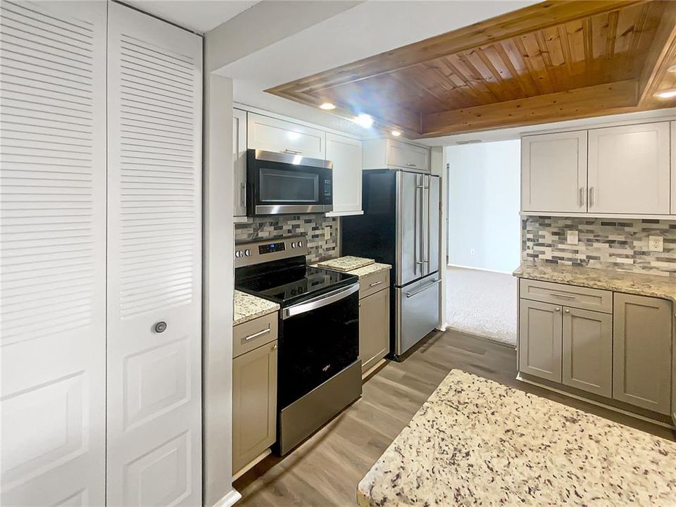 待售: $302,000 (3 贝兹, 2 浴室, 1688 平方英尺)