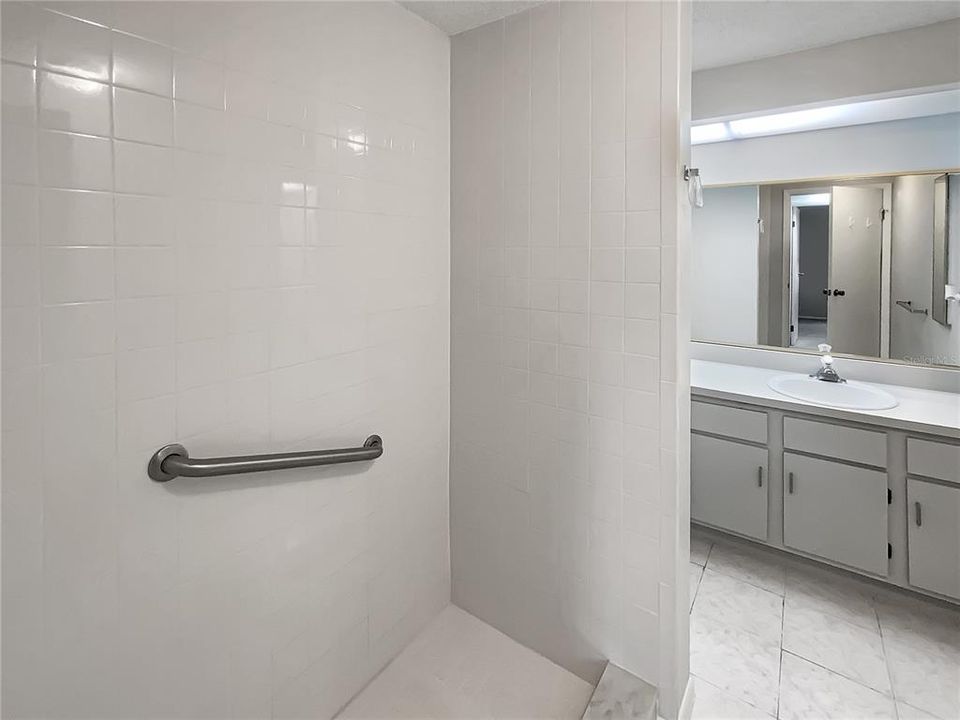 待售: $302,000 (3 贝兹, 2 浴室, 1688 平方英尺)