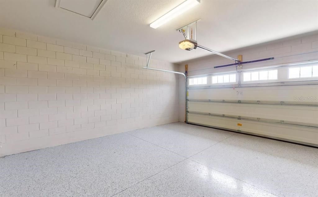 For Sale: $435,000 (3 beds, 3 baths, 2095 Square Feet)