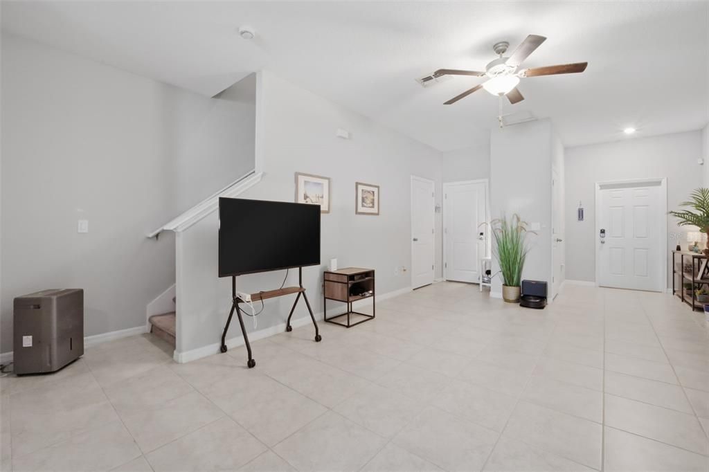 En Venta: $325,000 (3 camas, 2 baños, 1663 Pies cuadrados)