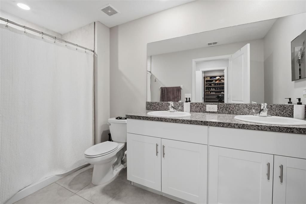 En Venta: $325,000 (3 camas, 2 baños, 1663 Pies cuadrados)