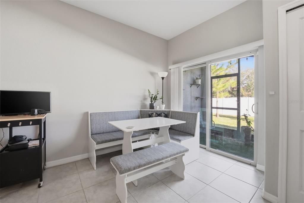 En Venta: $325,000 (3 camas, 2 baños, 1663 Pies cuadrados)