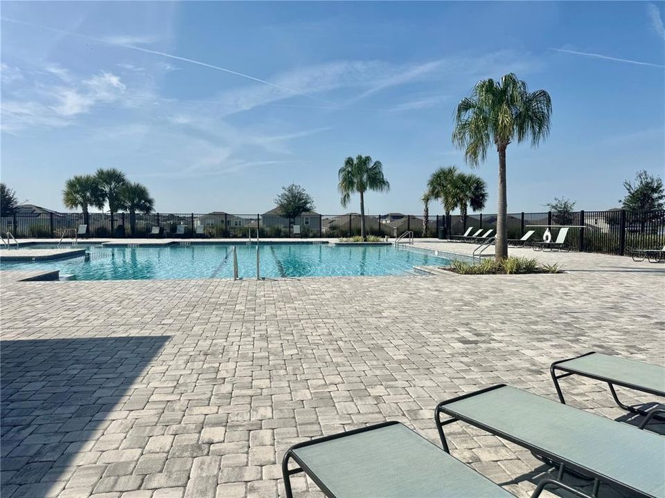 待售: $276,000 (3 贝兹, 2 浴室, 1669 平方英尺)