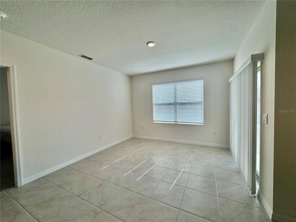 待售: $276,000 (3 贝兹, 2 浴室, 1669 平方英尺)