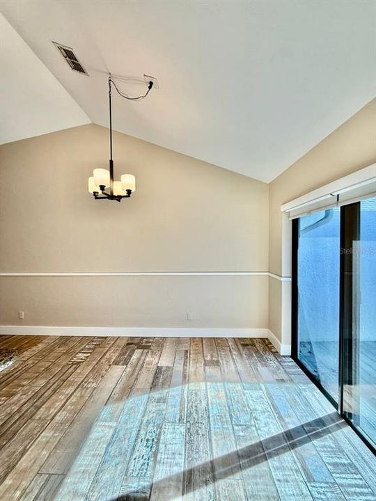 出租: $1,900 (2 贝兹, 2 浴室, 1192 平方英尺)