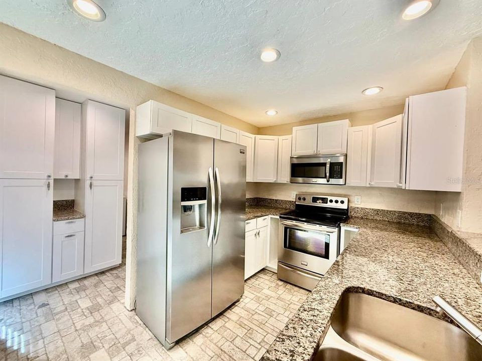 出租: $1,900 (2 贝兹, 2 浴室, 1192 平方英尺)