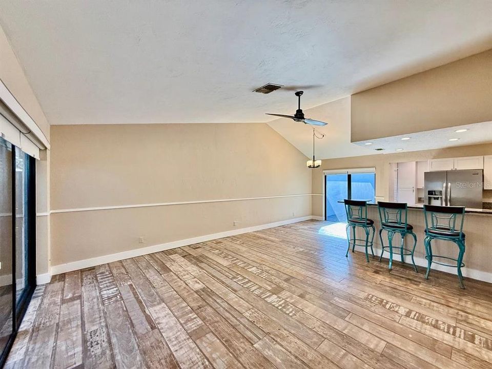 出租: $1,900 (2 贝兹, 2 浴室, 1192 平方英尺)