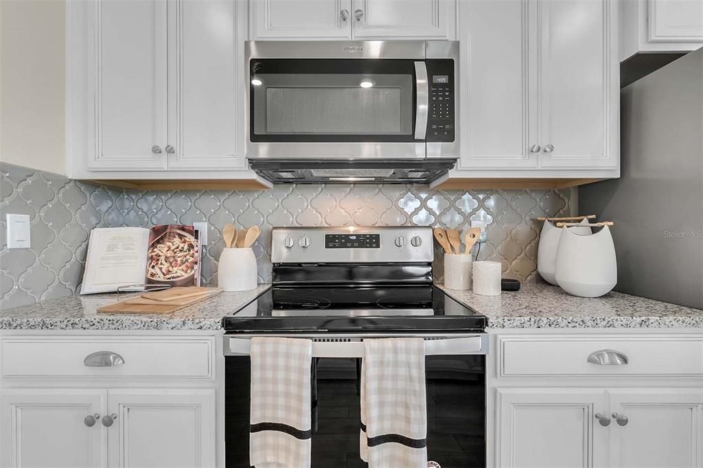 На продажу: $469,990 (4 спален, 3 ванн, 2108 Квадратных фут)