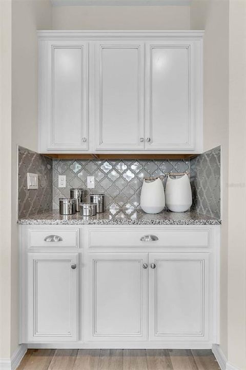 На продажу: $469,990 (4 спален, 3 ванн, 2108 Квадратных фут)