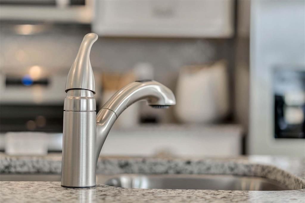 На продажу: $469,990 (4 спален, 3 ванн, 2108 Квадратных фут)