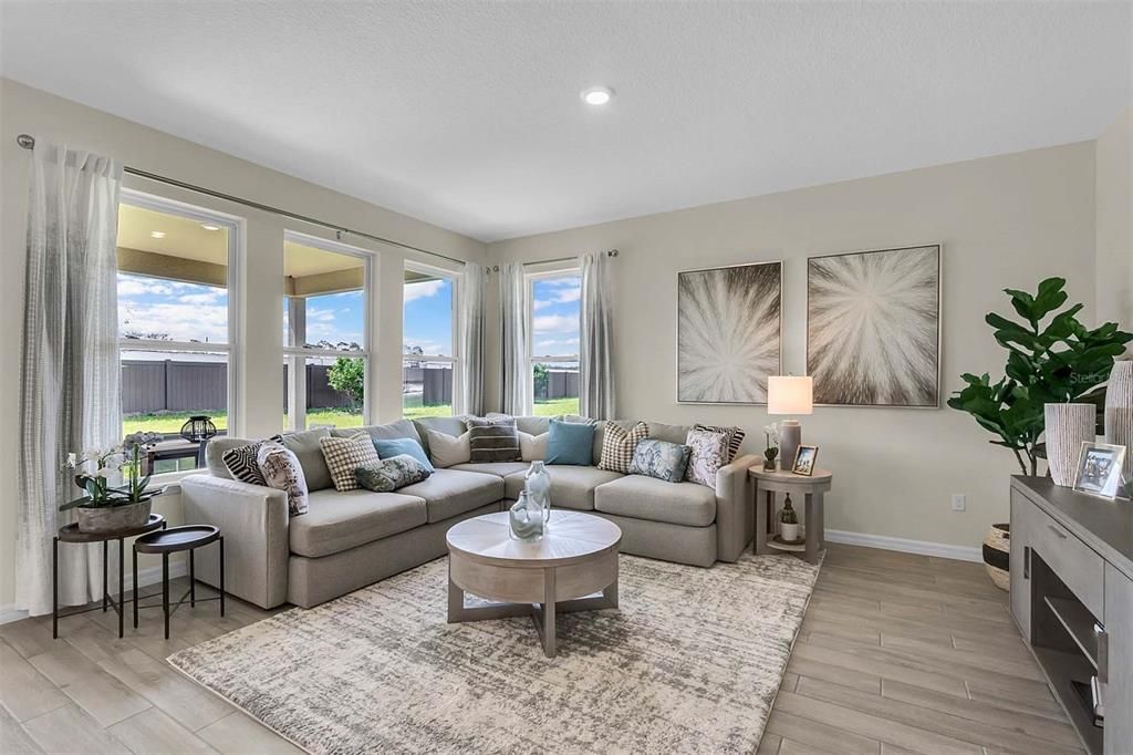 На продажу: $469,990 (4 спален, 3 ванн, 2108 Квадратных фут)